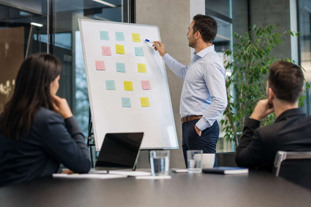 Imagem ilustrativa: Liderança como mapear talentos internos para formar sucessores estratégicos